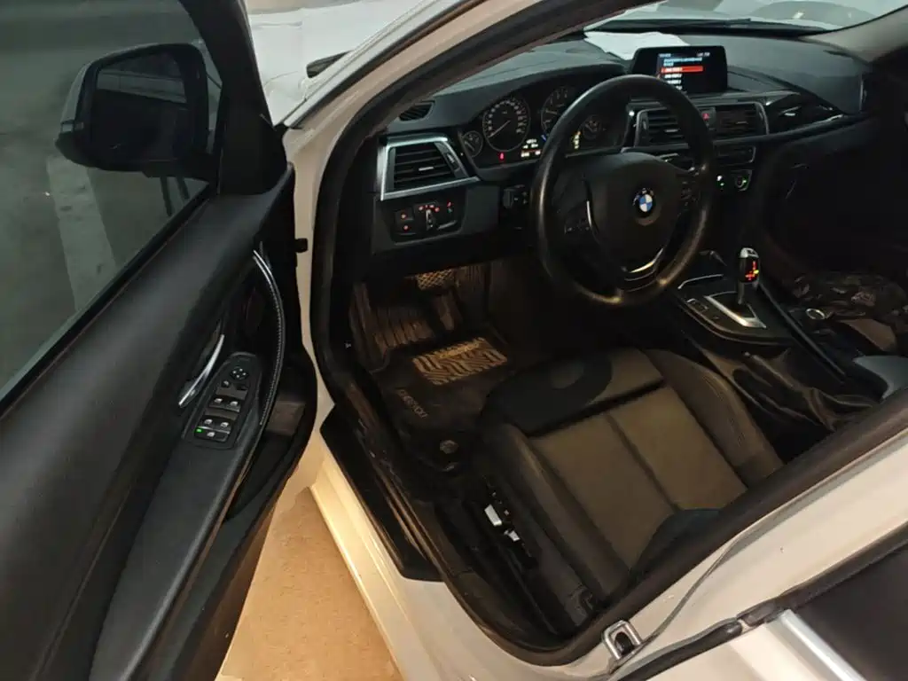 BMW 3 Series — миниатюра 21