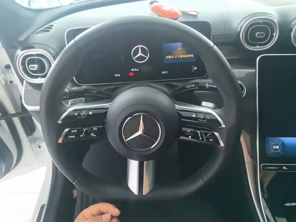 Mercedes-Benz C-Class — миниатюра 11