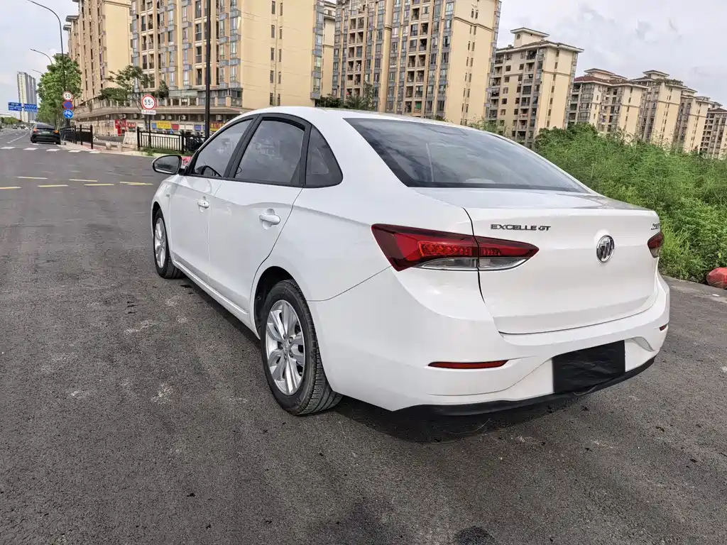 Buick Excelle — миниатюра 7