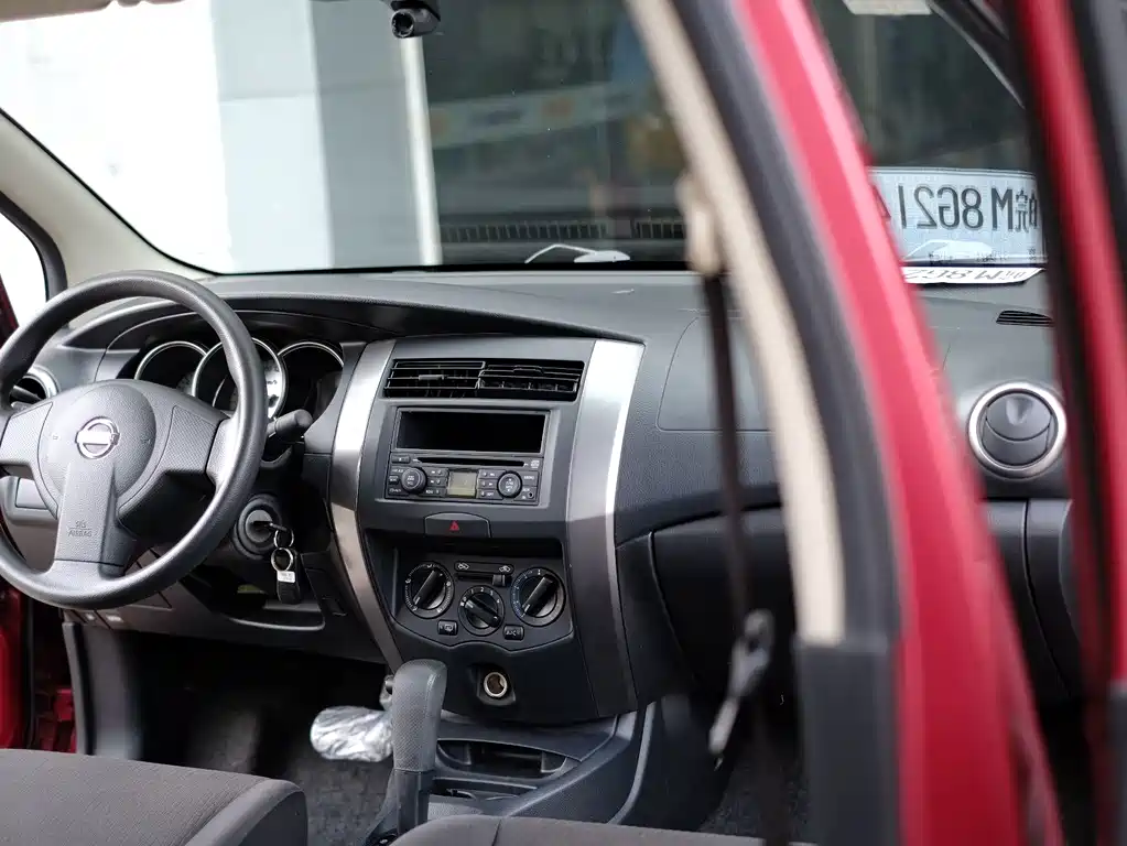 Nissan Livina — миниатюра 53