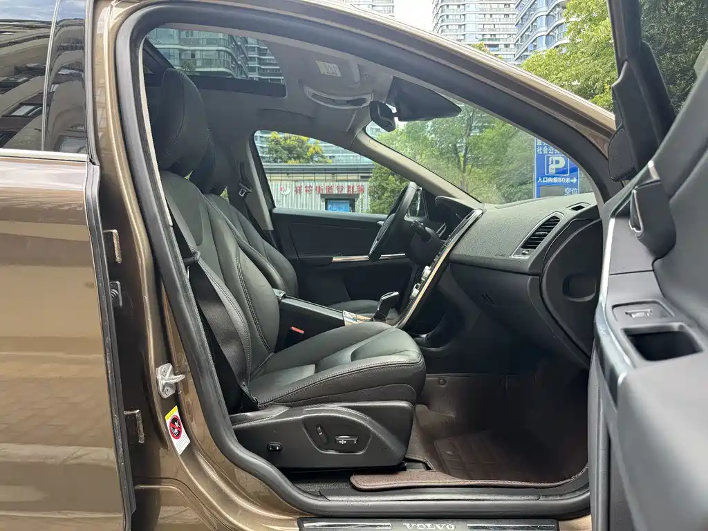 Volvo XC60 — миниатюра 9