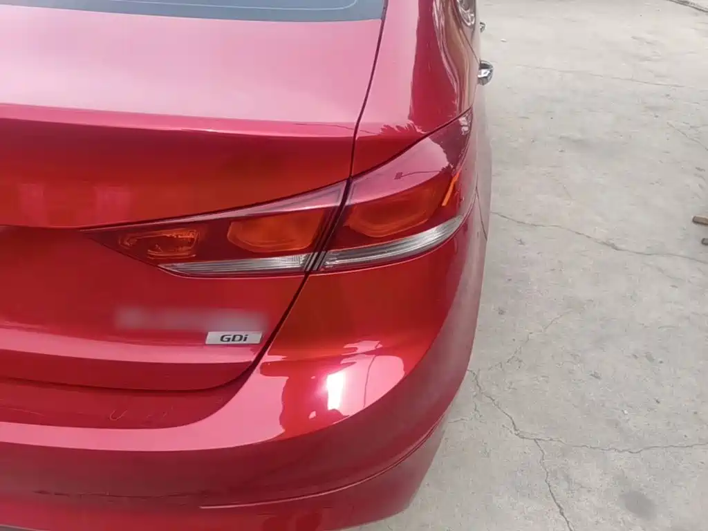 Hyundai Elantra — миниатюра 8
