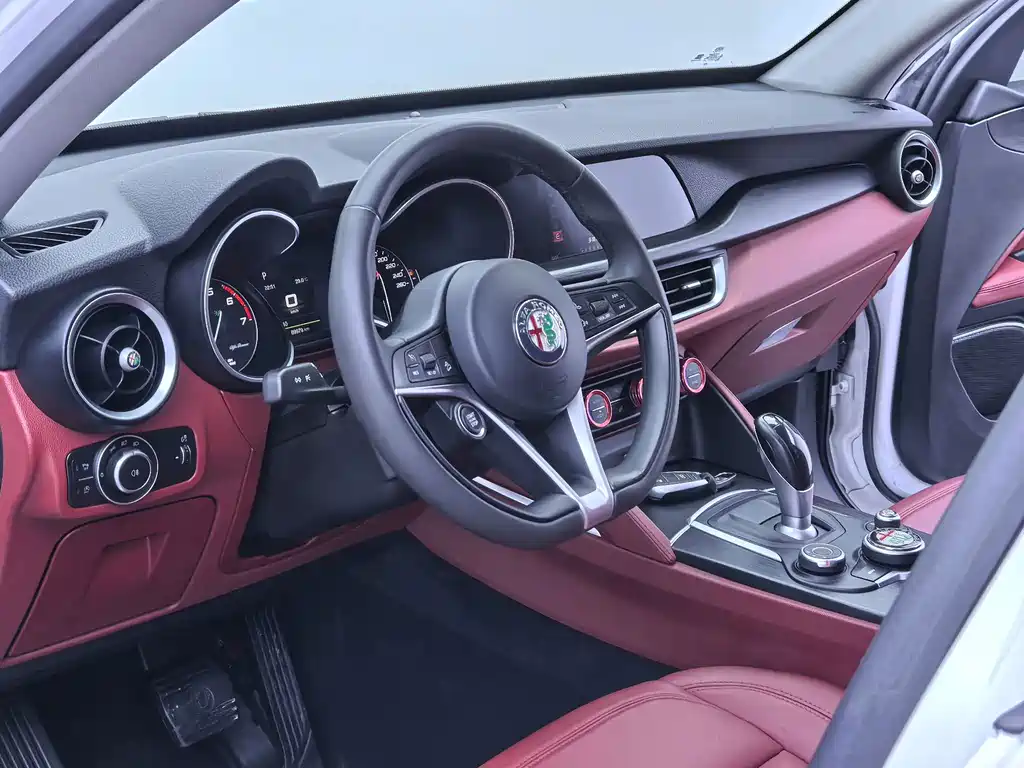 Alfa Romeo Stelvio — миниатюра 6