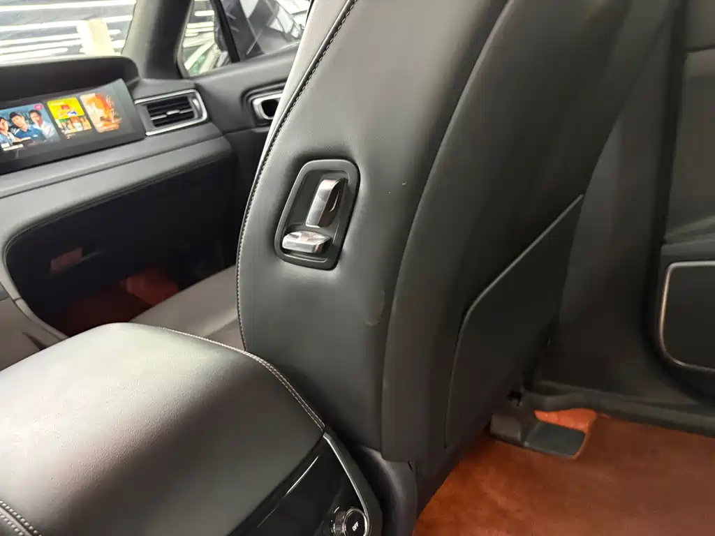 Li Auto Li ONE — миниатюра 12