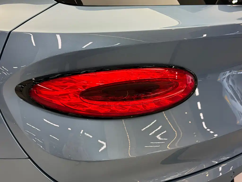 Bentley Bentayga — миниатюра 27
