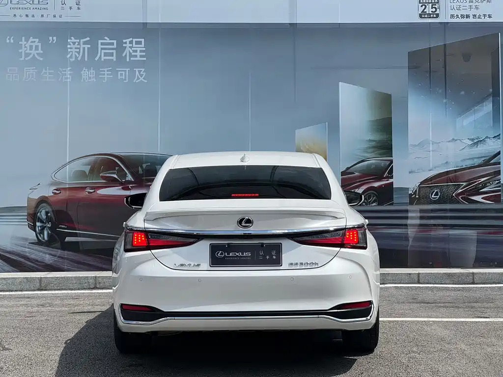 Lexus ES — миниатюра 5