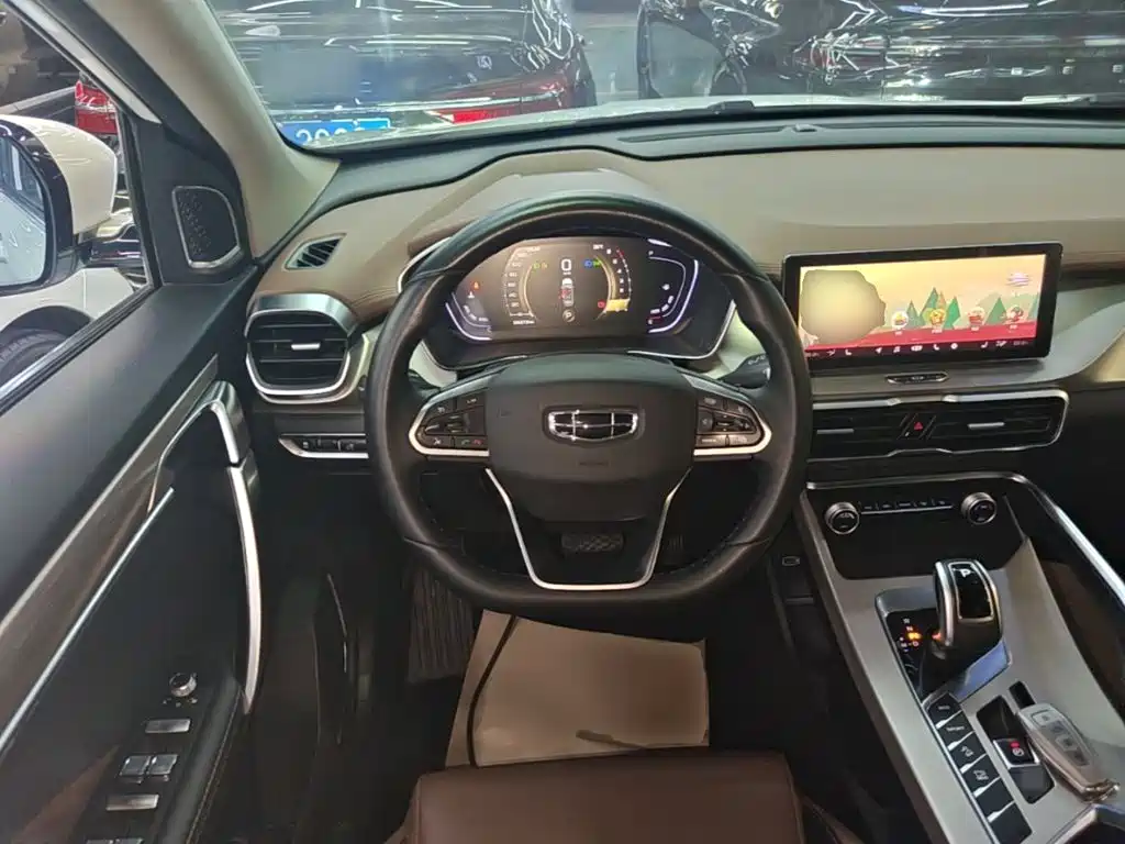 Geely Binyue — миниатюра 11