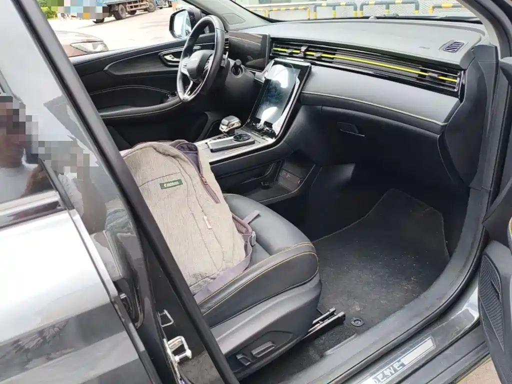 Roewe RX5 New Energy — миниатюра 9