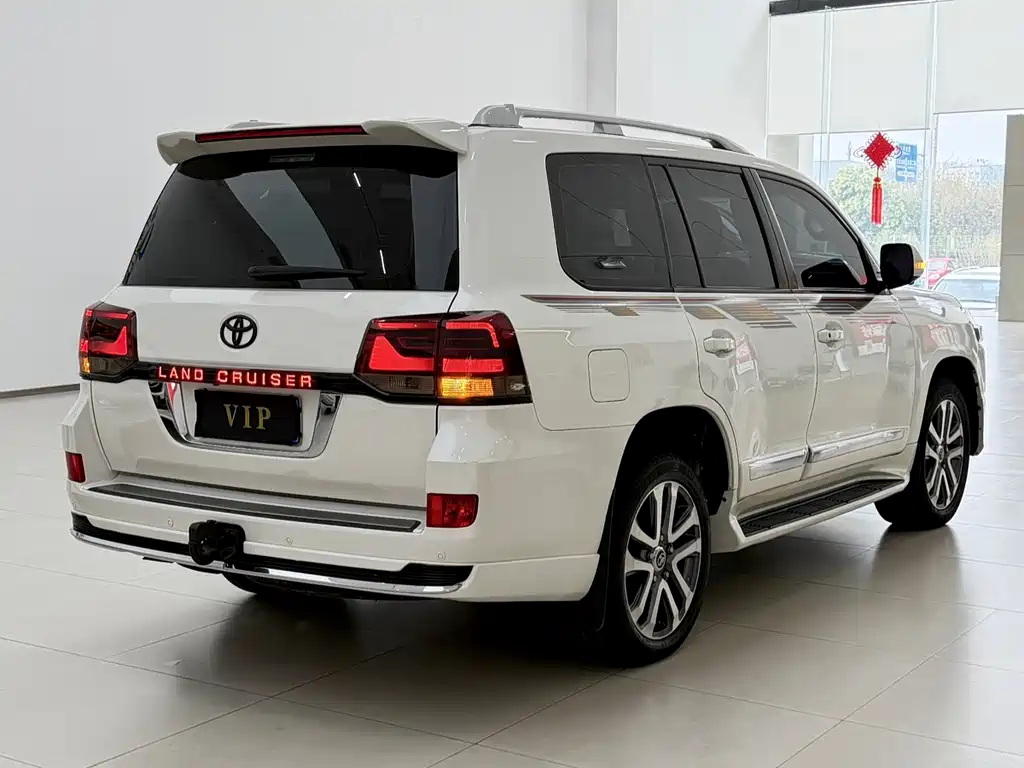 Toyota Land Cruiser — миниатюра 13