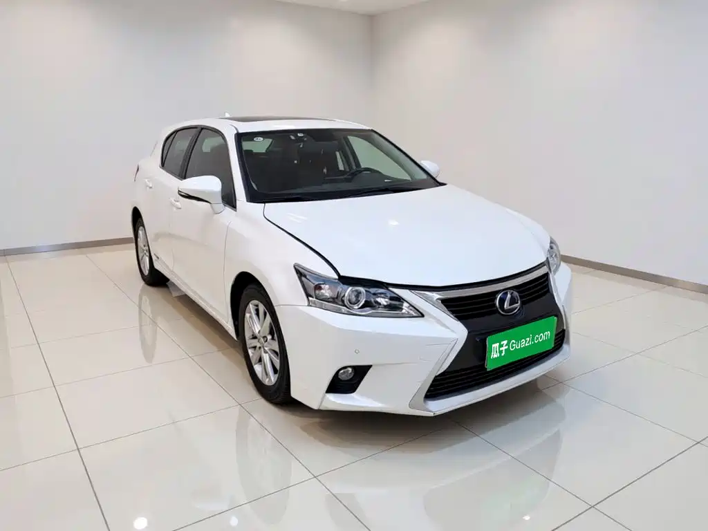 Lexus CT — миниатюра 3