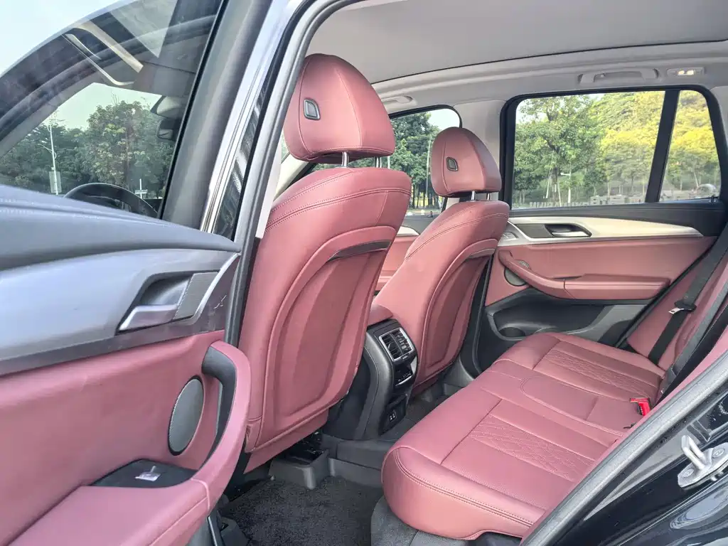 BMW iX3 — миниатюра 8