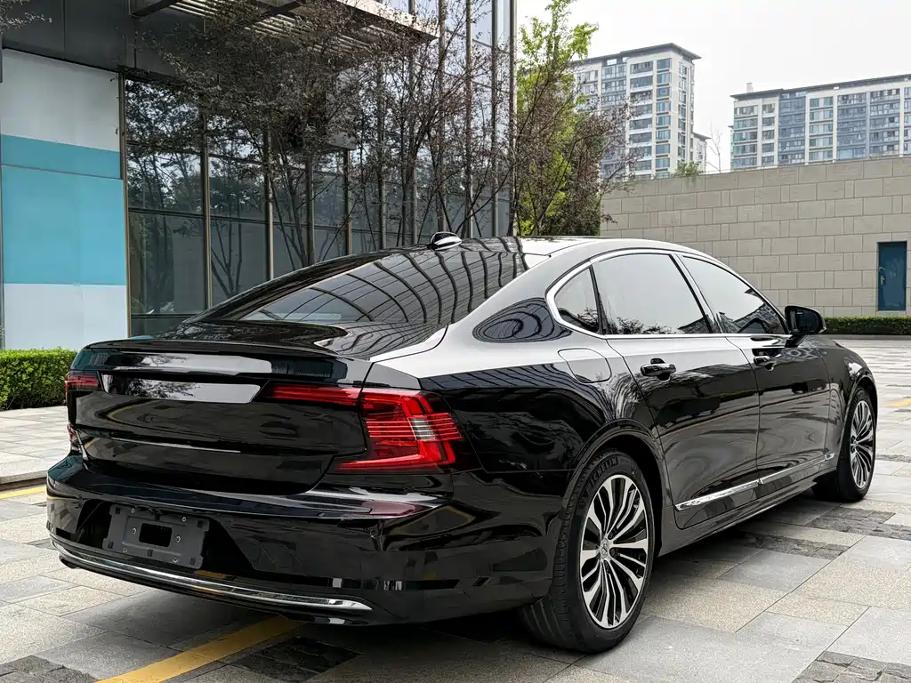 Volvo S90 — миниатюра 4