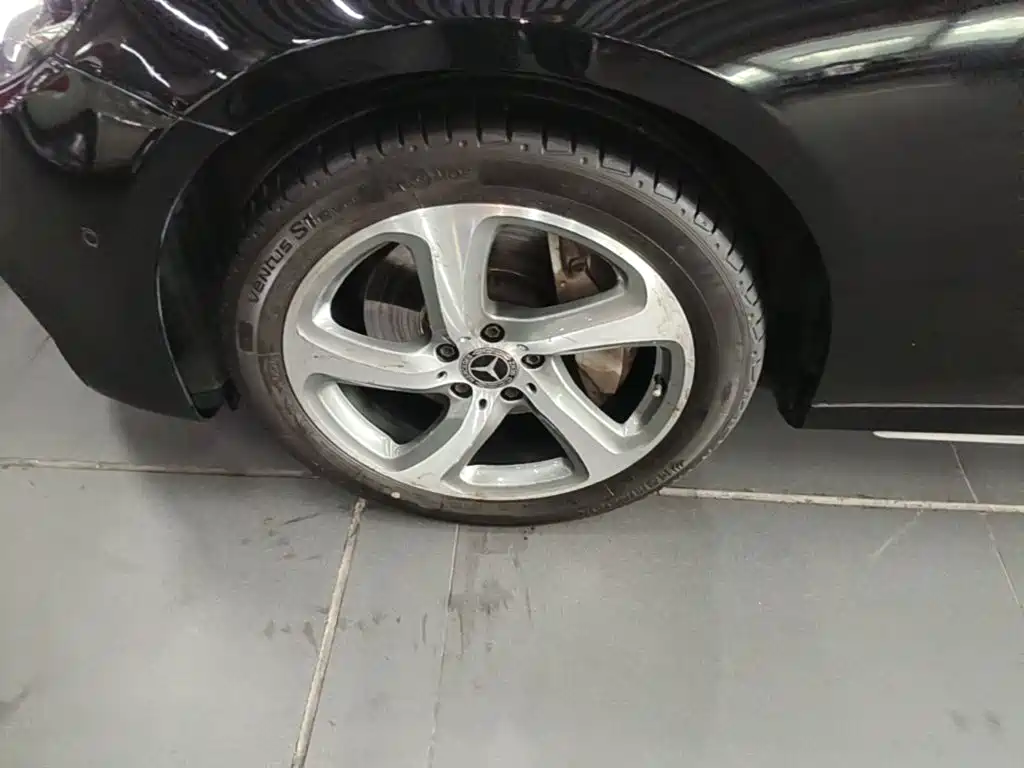 Mercedes-Benz E-Class — миниатюра 23