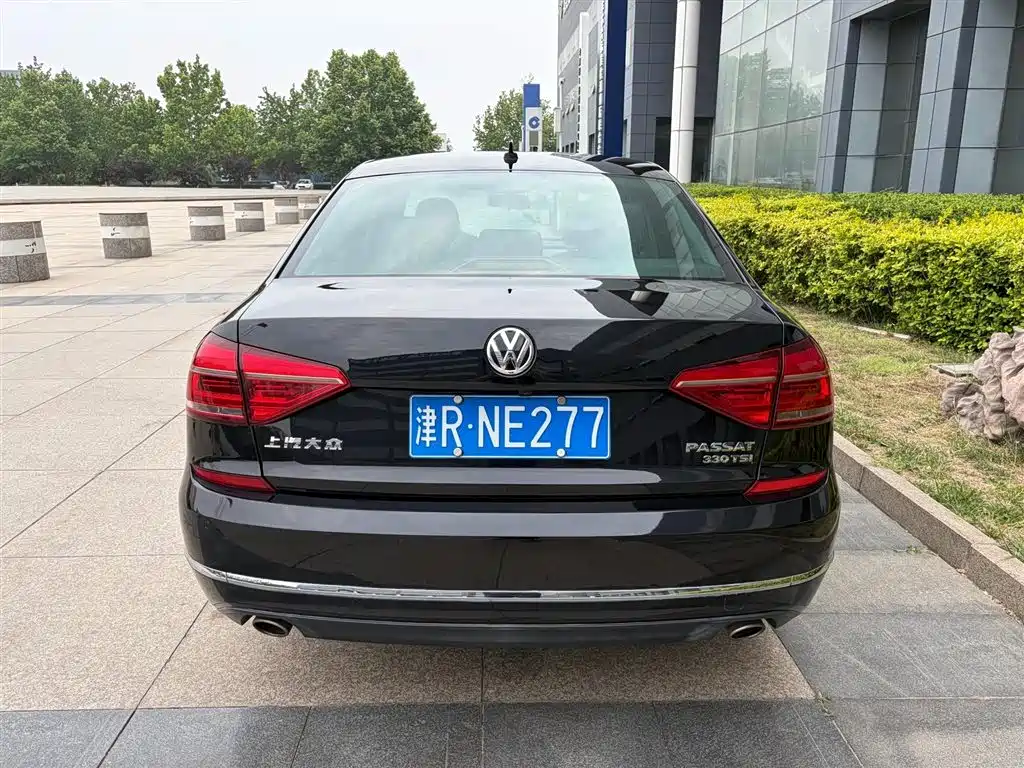 Volkswagen Passat 2017 330TSI DSG