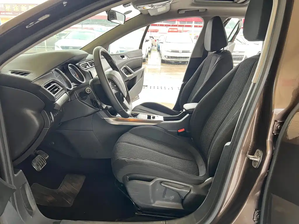 Peugeot 408 — миниатюра 4