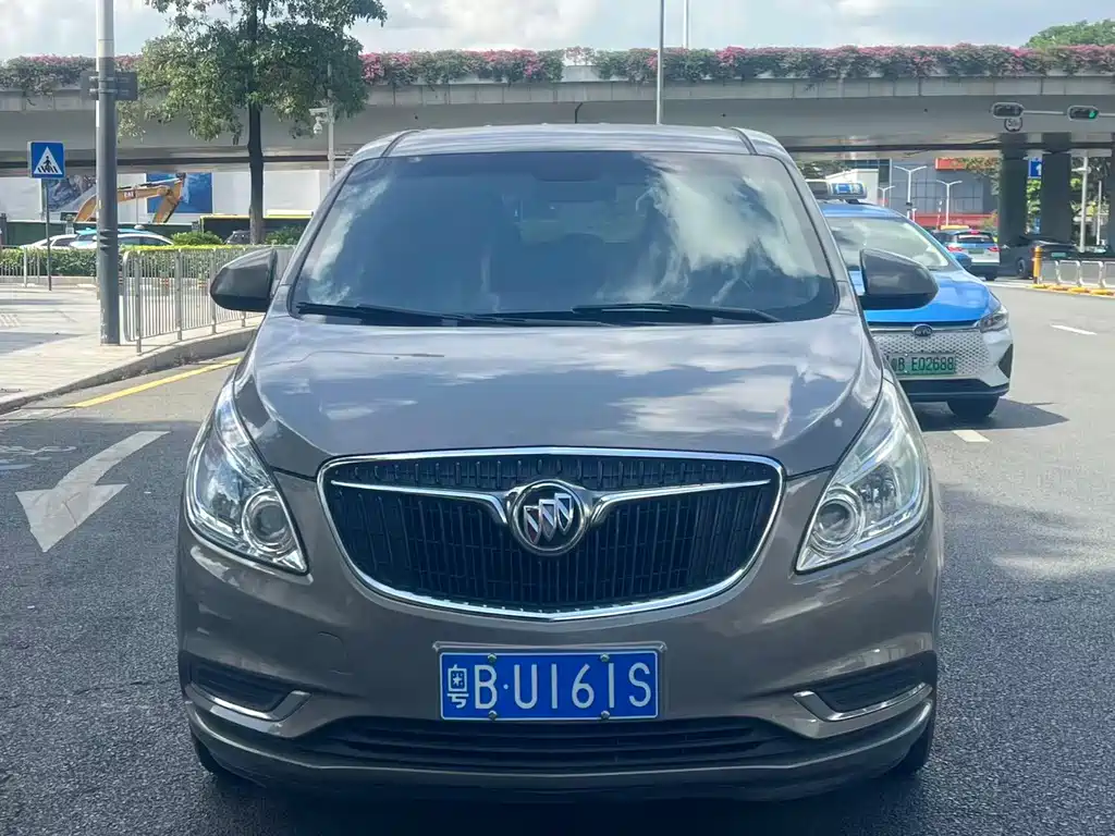 Buick GL8 — миниатюра 2
