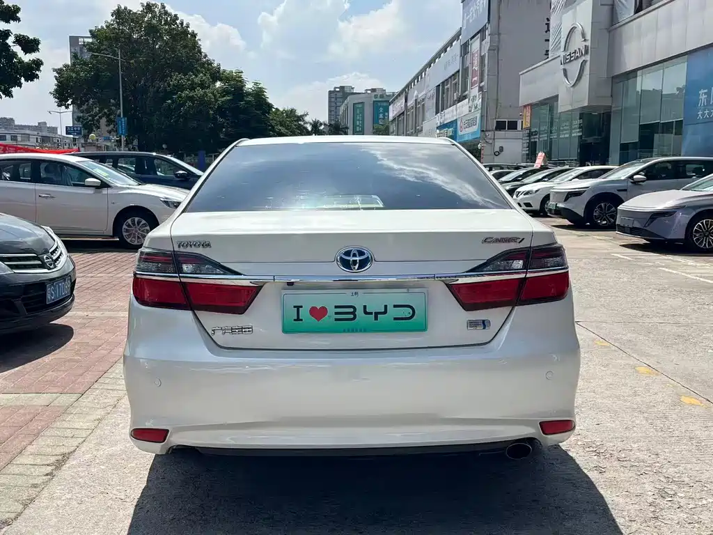 Toyota Camry — миниатюра 10