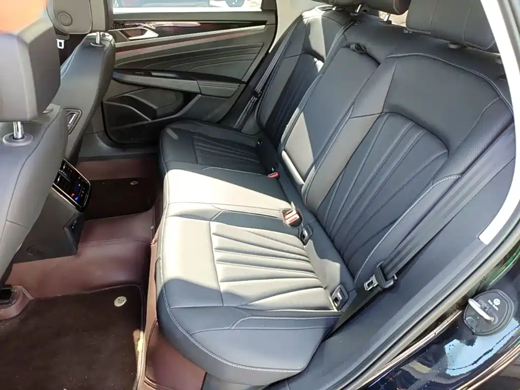 Volkswagen Passat — миниатюра 17