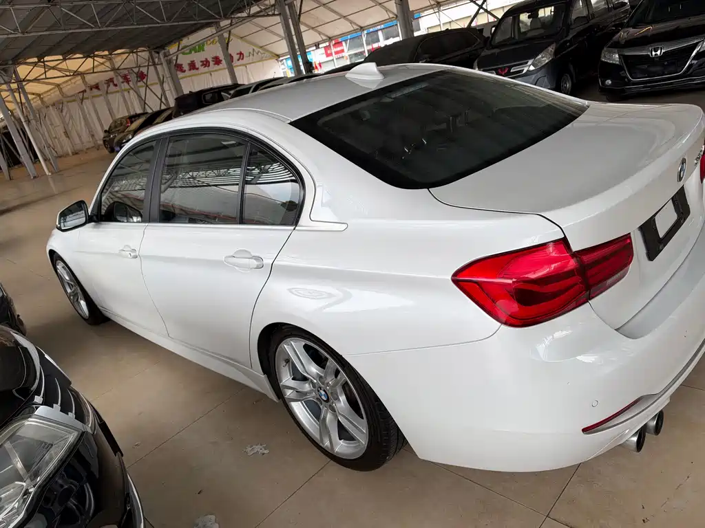BMW 3 Series — миниатюра 11