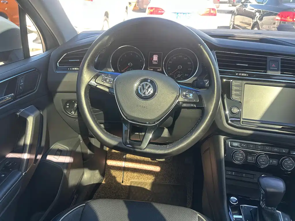 Volkswagen Tiguan L — миниатюра 13