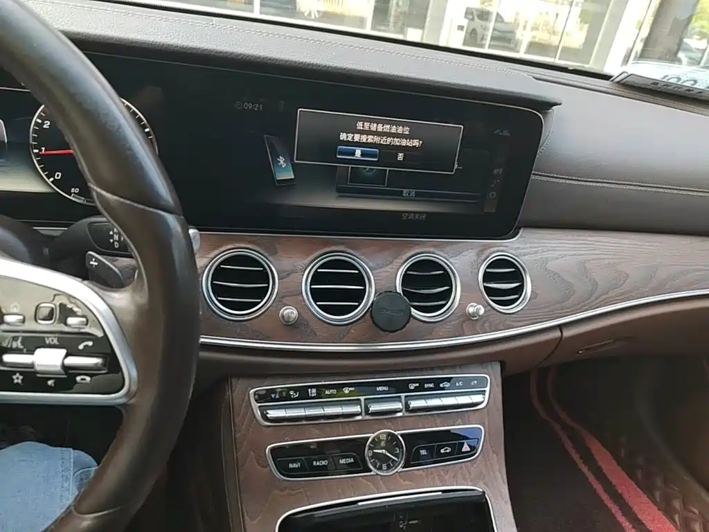 Mercedes-Benz E-Class — миниатюра 18