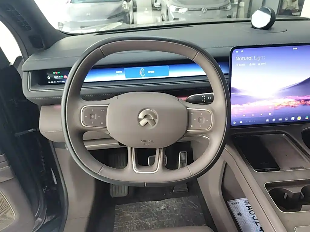 NIO ES8 — миниатюра 11