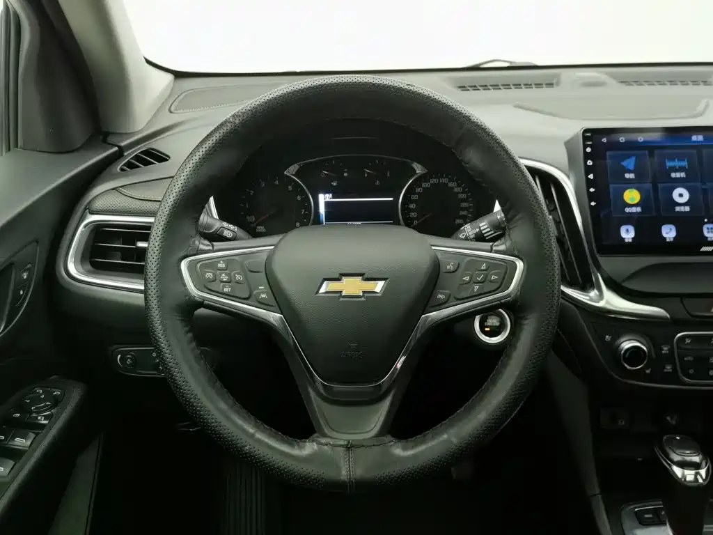 Chevrolet Equinox — миниатюра 11