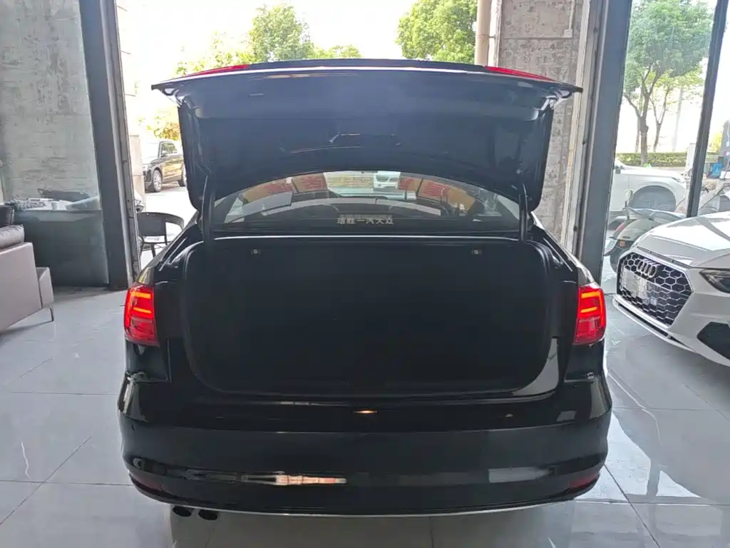Volkswagen Sagitar — миниатюра 19