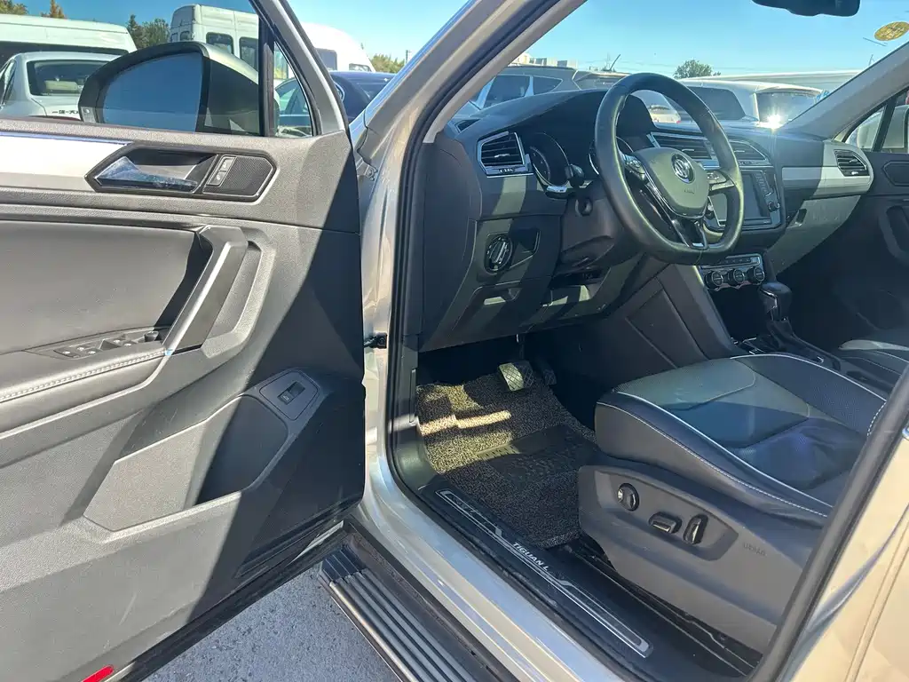 Volkswagen Tiguan L — миниатюра 8
