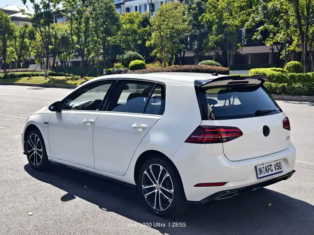 Volkswagen Golf — миниатюра 14