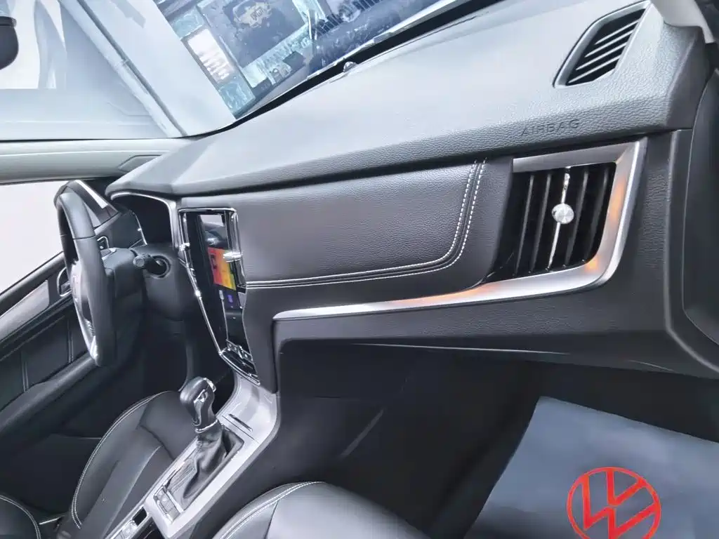 Roewe RX5 — миниатюра 5