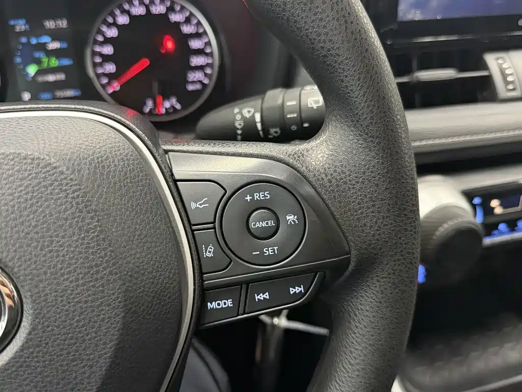 Toyota RAV4 — миниатюра 11