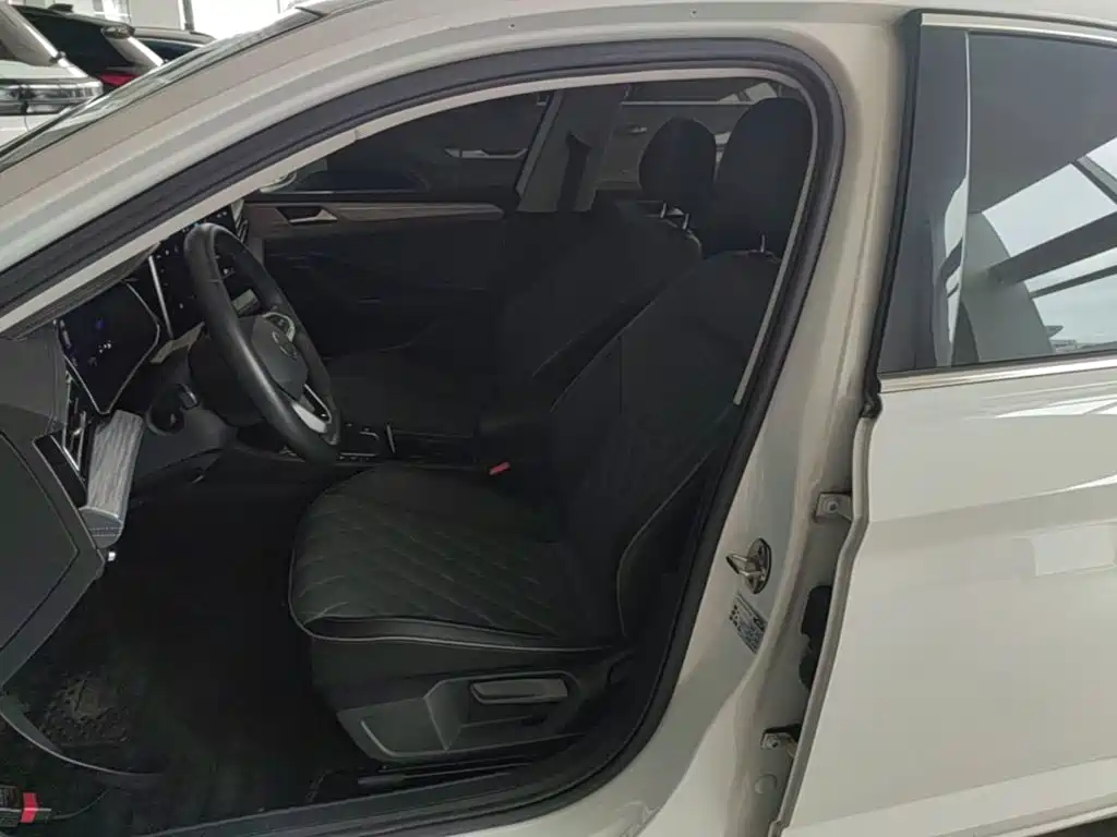 Volkswagen Sagitar — миниатюра 15