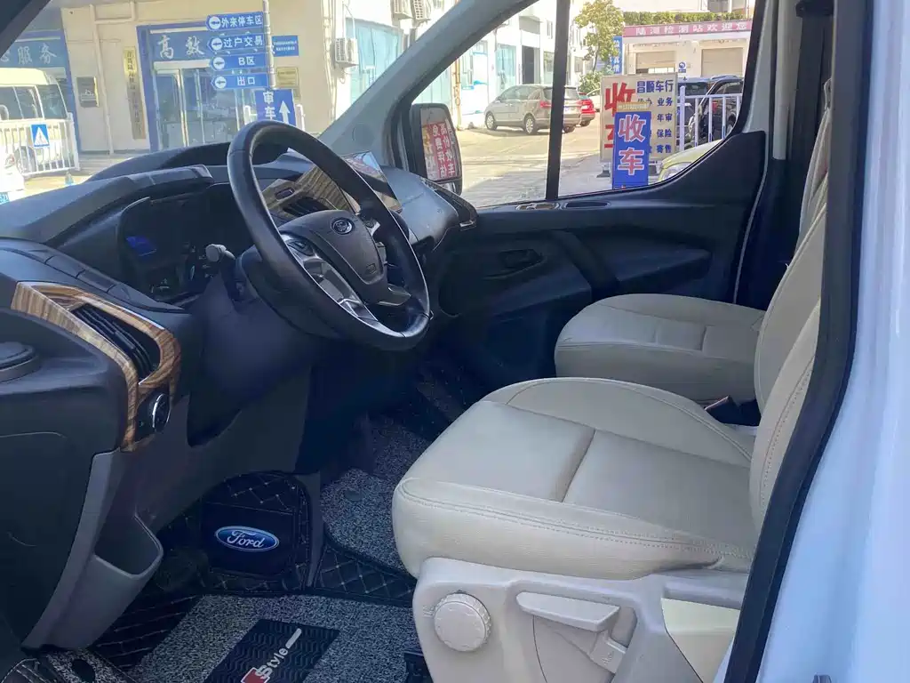 Ford Transit — миниатюра 7