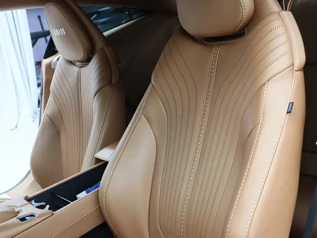 Aston Martin DB11 — миниатюра 3