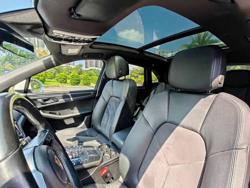 Porsche Macan — миниатюра 9