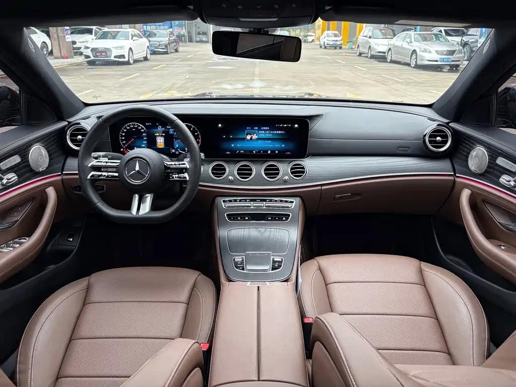 Mercedes-Benz E-Class — миниатюра 10