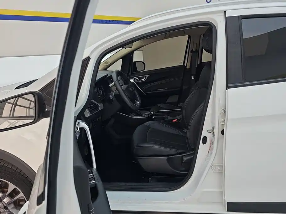 Geely Vision X3 — миниатюра 9