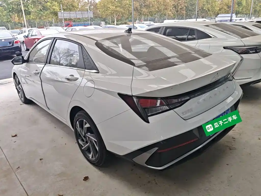 Hyundai Elantra — миниатюра 5