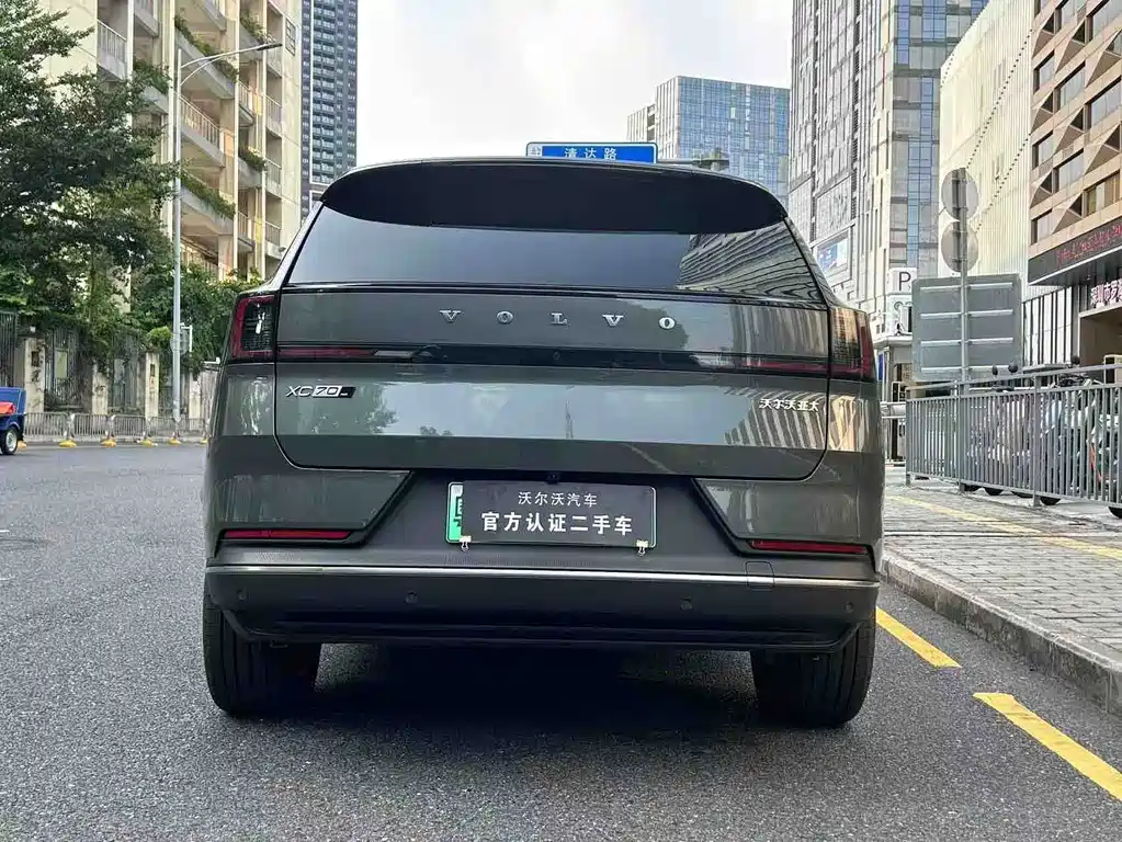 Volvo XC70 PHEV — миниатюра 8