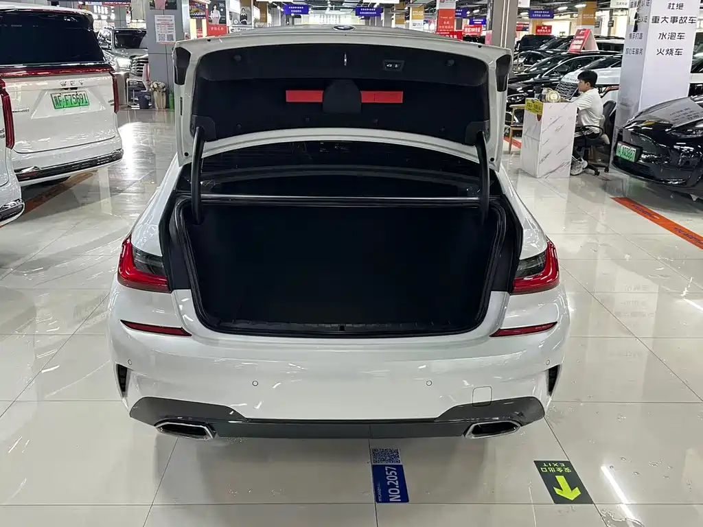 BMW 3 Series — миниатюра 14