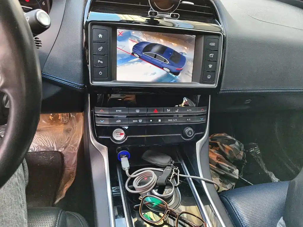 Jaguar XE — миниатюра 14