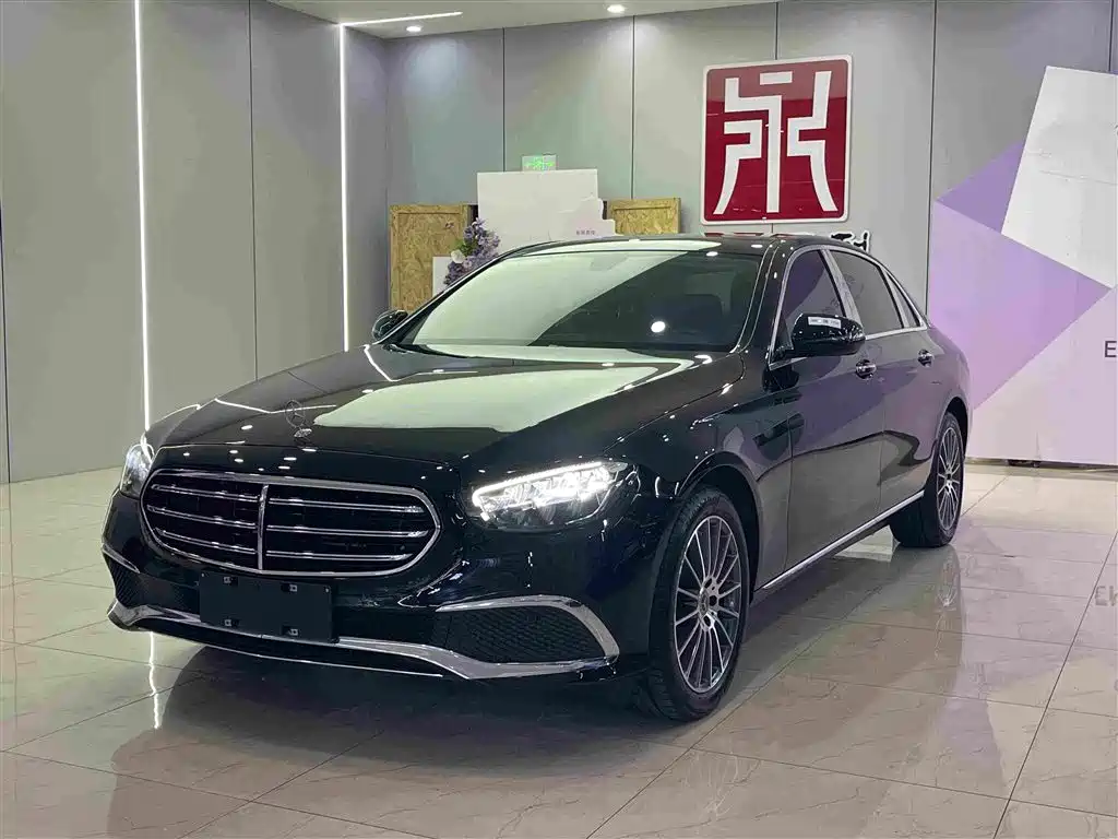 Mercedes-Benz E-Class — миниатюра 2