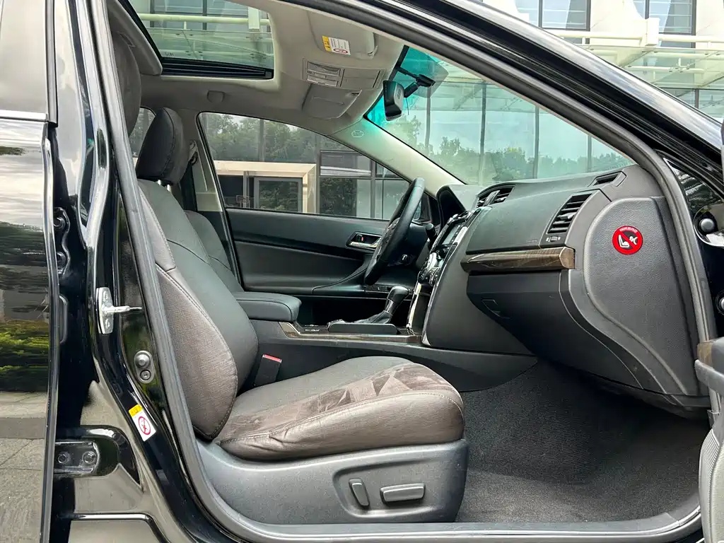 Toyota Reiz — миниатюра 15