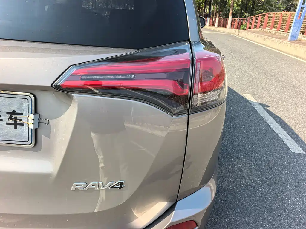 TOYOTA RAV4 RONGFANG