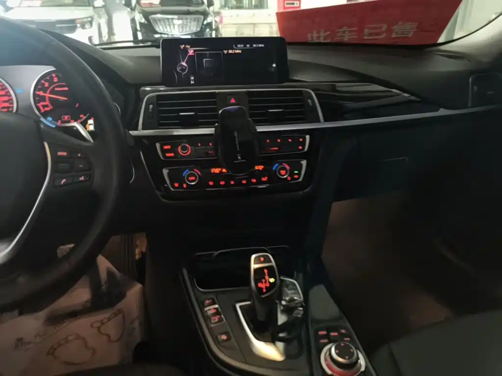 BMW 3 Series — миниатюра 13