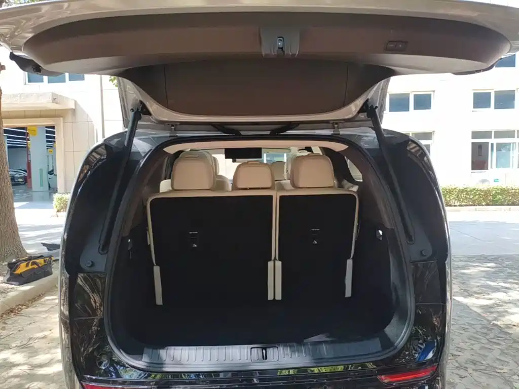 Li Auto Li MEGA — миниатюра 19