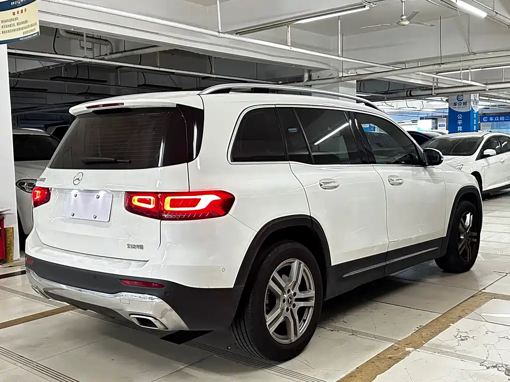 Mercedes-Benz GLB — миниатюра 18
