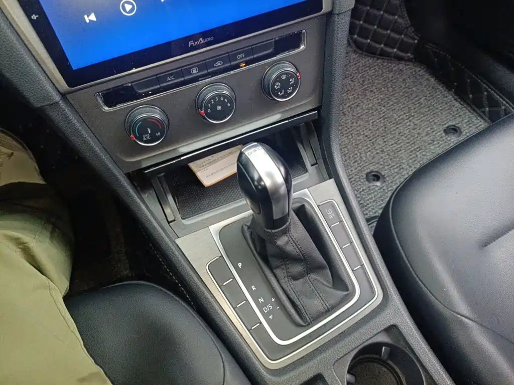 Volkswagen Golf — миниатюра 11