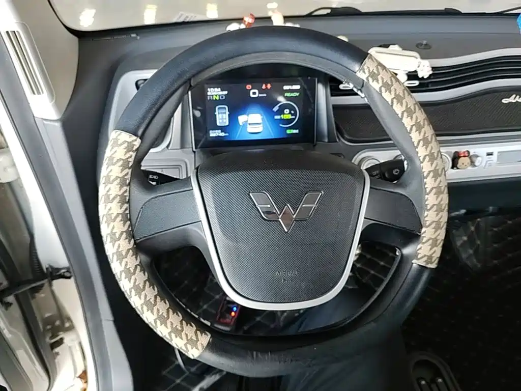 Wuling MINIEV — миниатюра 11
